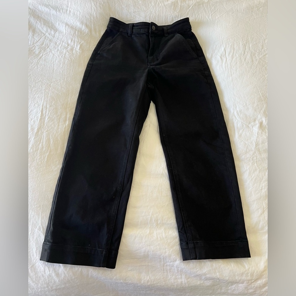 EVERLANE | Women’s SZ 0 | Black Cropped Straight Short Chinos | Minimalist